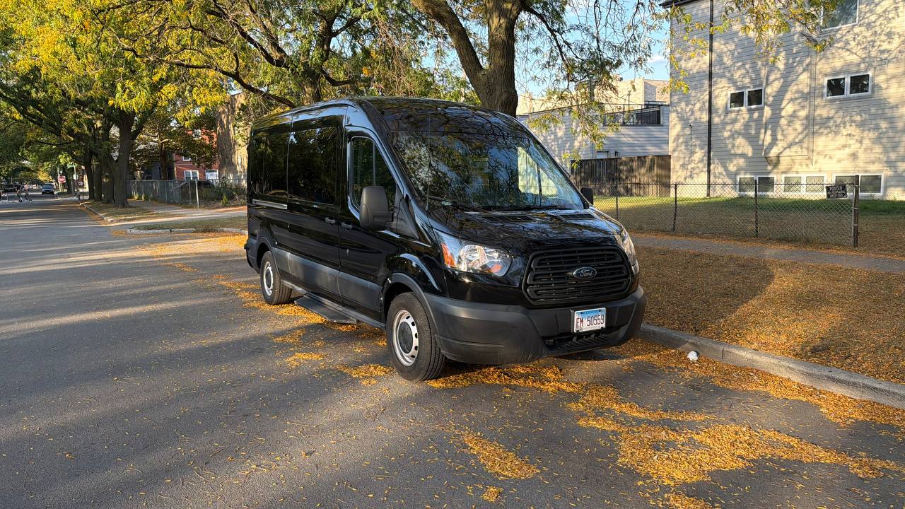 Van 2 photo 1