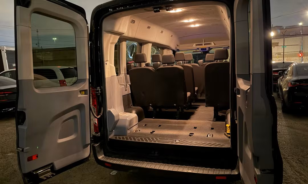 Van 2 photo 5