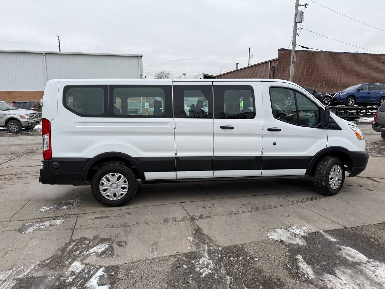 Van 3 photo 3