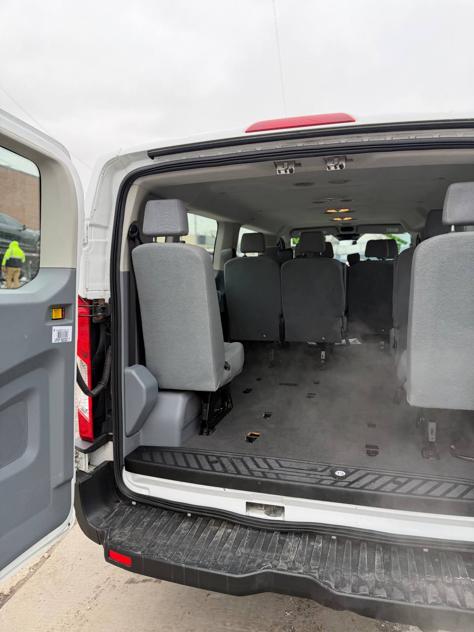 Van 3 photo 5