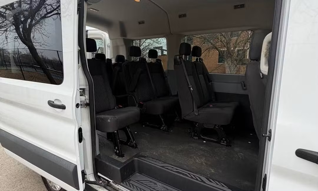 Van 4 photo 5