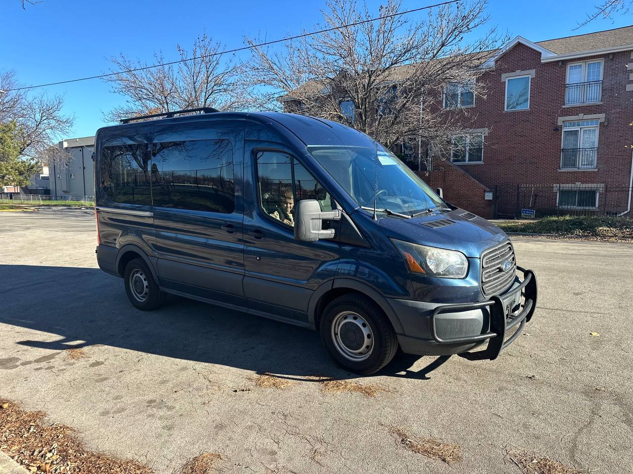 Van 5 photo 2