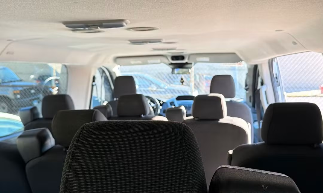Van 6 photo 4