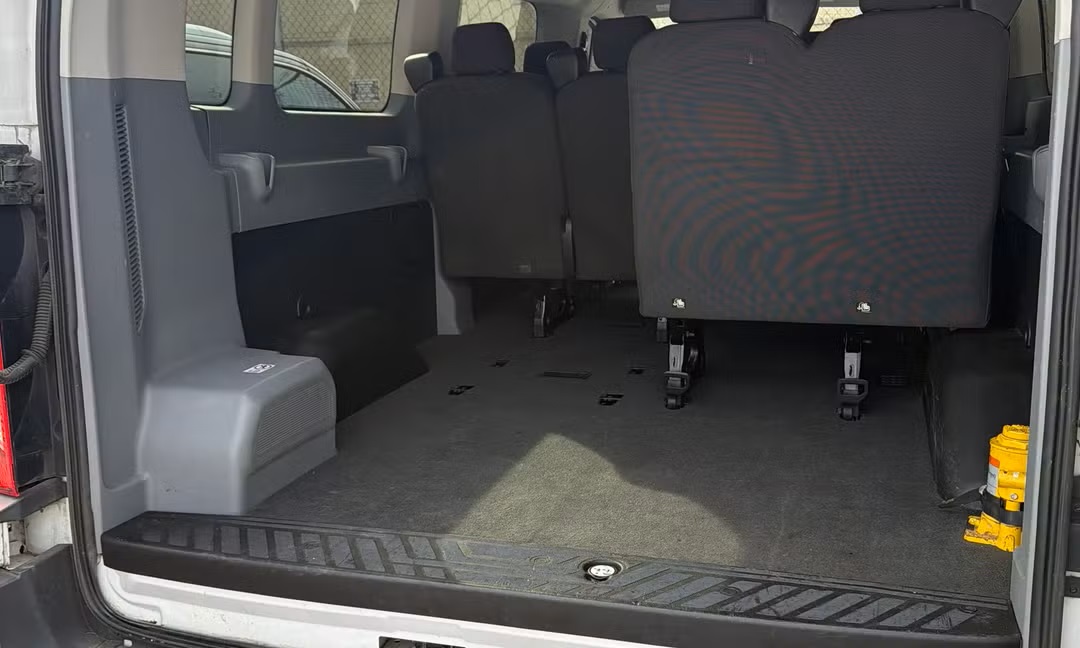 Van 6 photo 5